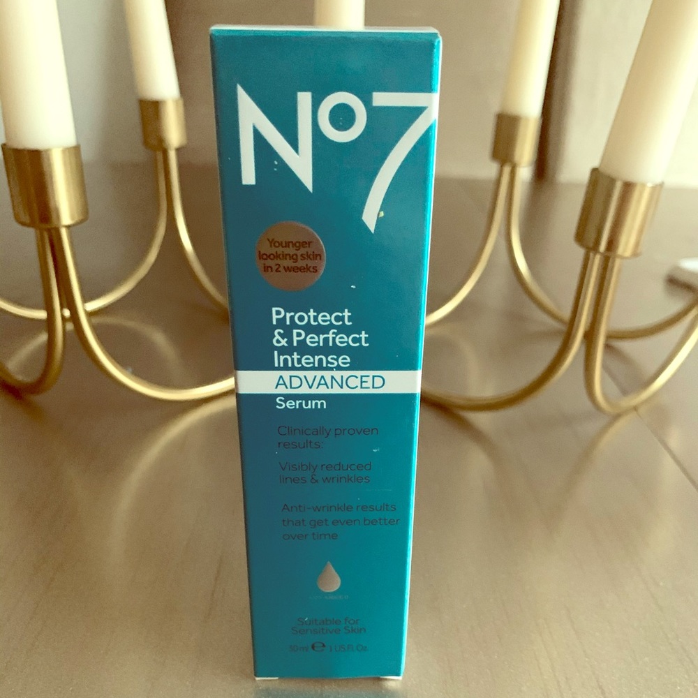 No. 7 Protect and Perfect Intense Advanced Serum